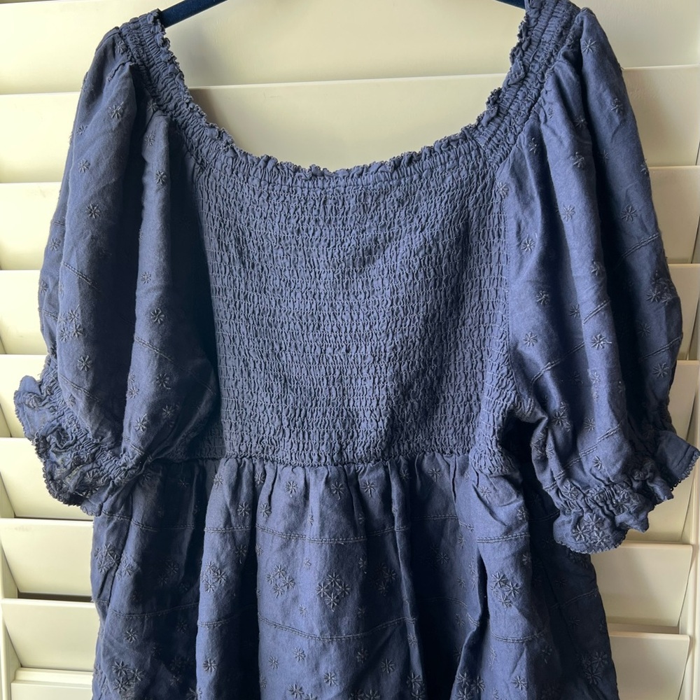 Old Navy - XL - Women's Navy Blue Embroidered Top - Picture 6 of 6